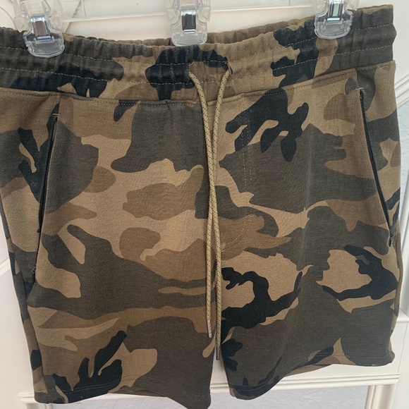 Pacsun Womens Camo Knit Shorts 